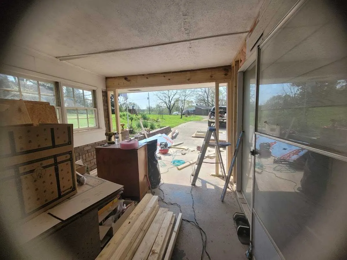 Air movers and dehumidifier for Water Mitigation Services in Cartersville